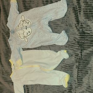 2 Newborn Zipper Sleepers